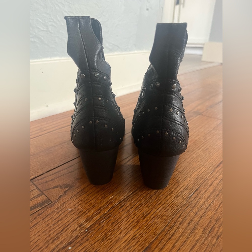 Coconuts Boots - Picture 4 of 5